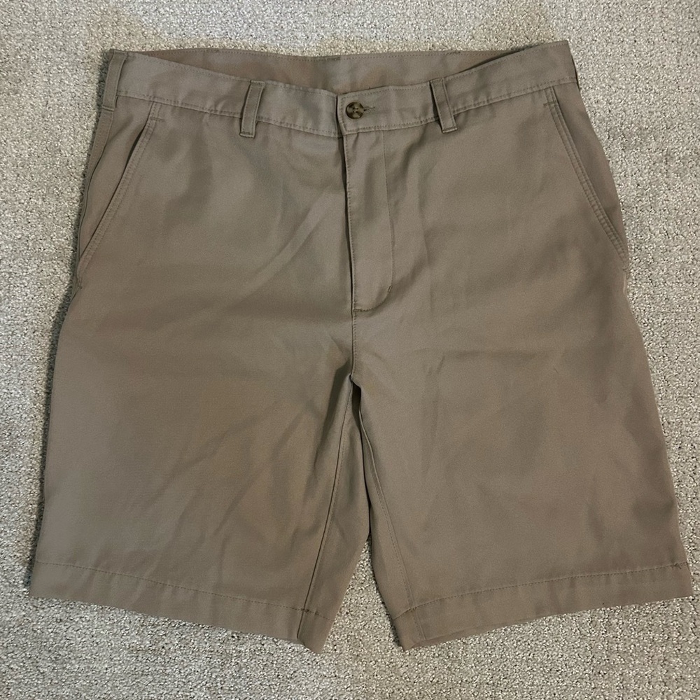 PGA Tour‎ Men's Size 34 Flat Front Light Weight Golf Short